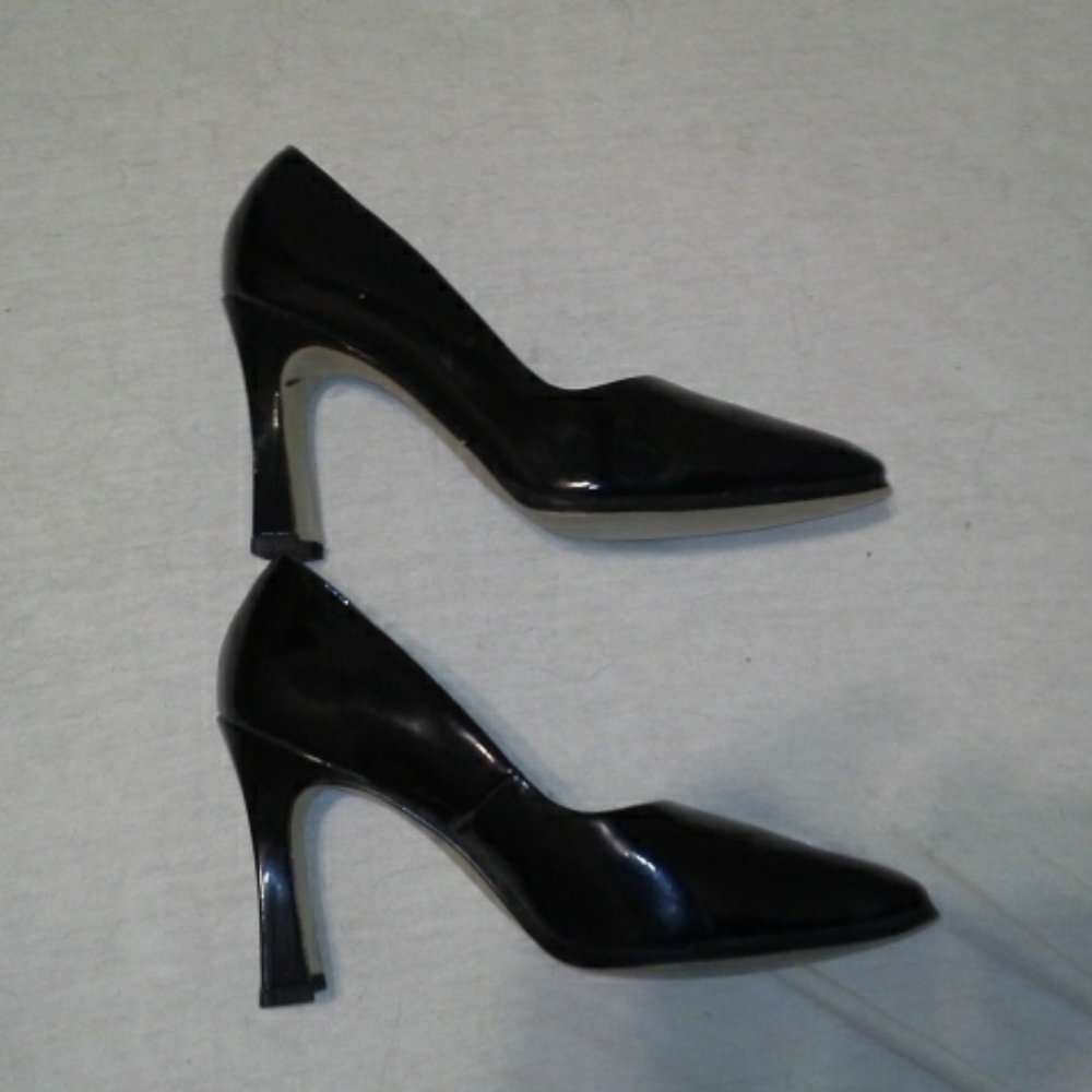 VRS shoes, Size 6
